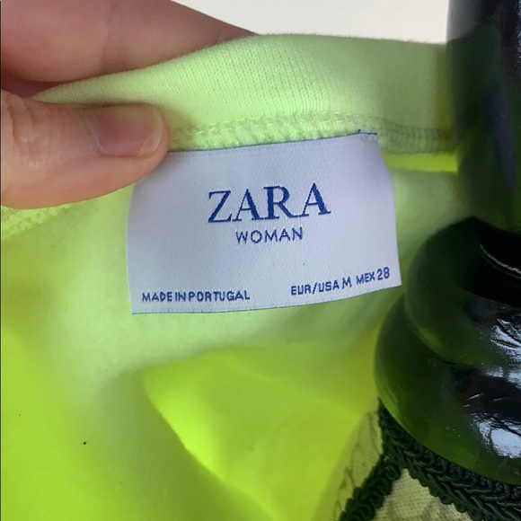 Zara M Neon Yellow Pull Over Sweater Top - Picture 6 of 6